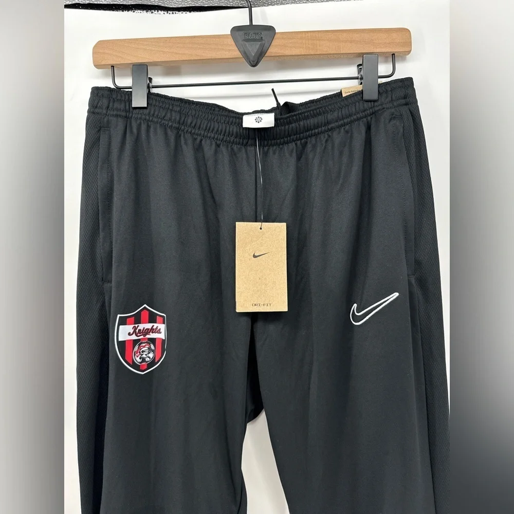 NWT Nike Dri-Fit Travel Pant Medium